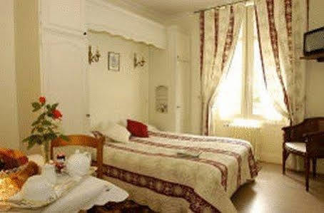 Logis L'Hermitage Buzançais Esterno foto